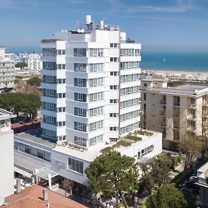 https://cristallo-riccione.emilia-romagnahotels.net