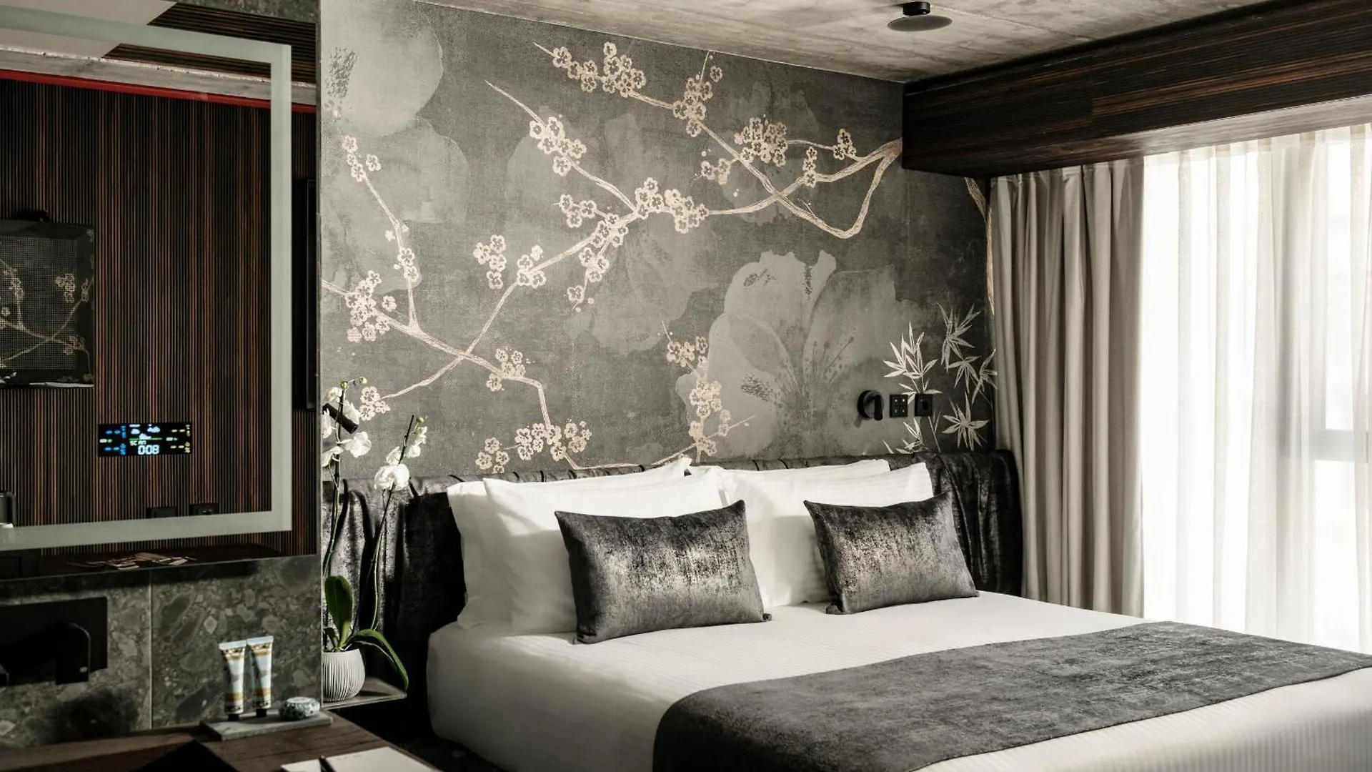 Fitch Hotel St. Julian's 4*,